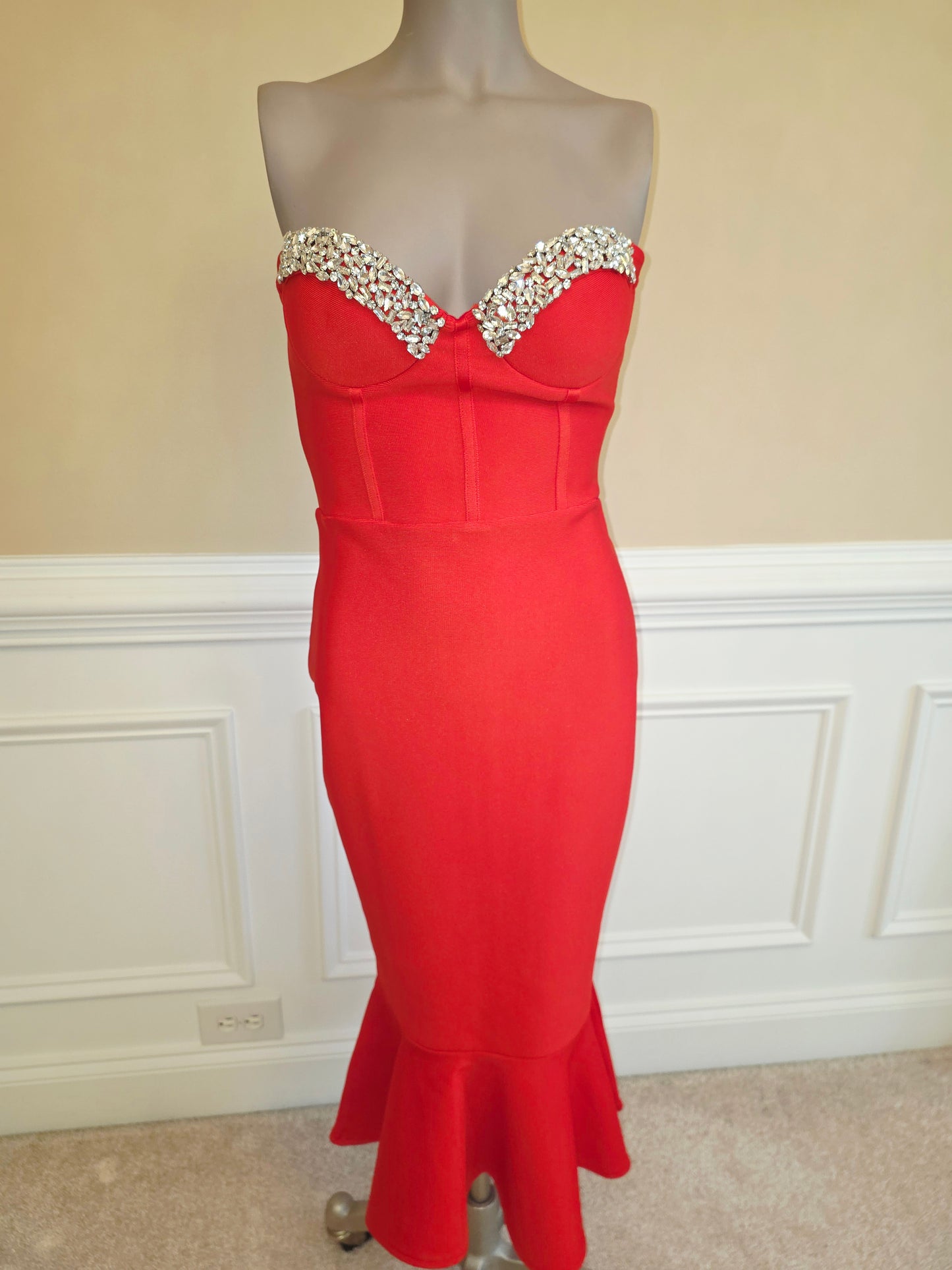 Dress: Orange bodycon cocktail dress with sequins