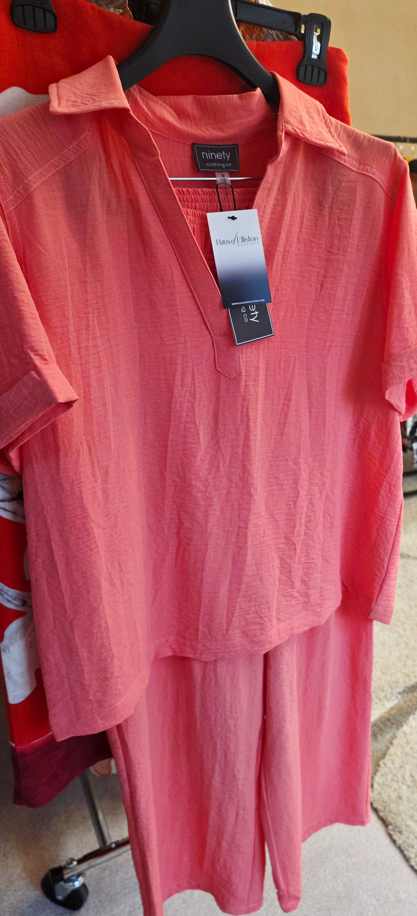 Salmon colored 2-piece pantsuit