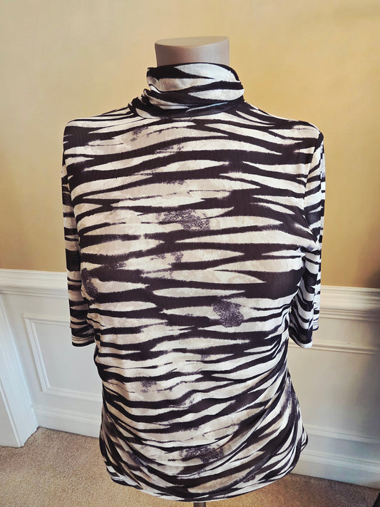 Black and White Leopard Short Sleeve Top- Cable and Gauge